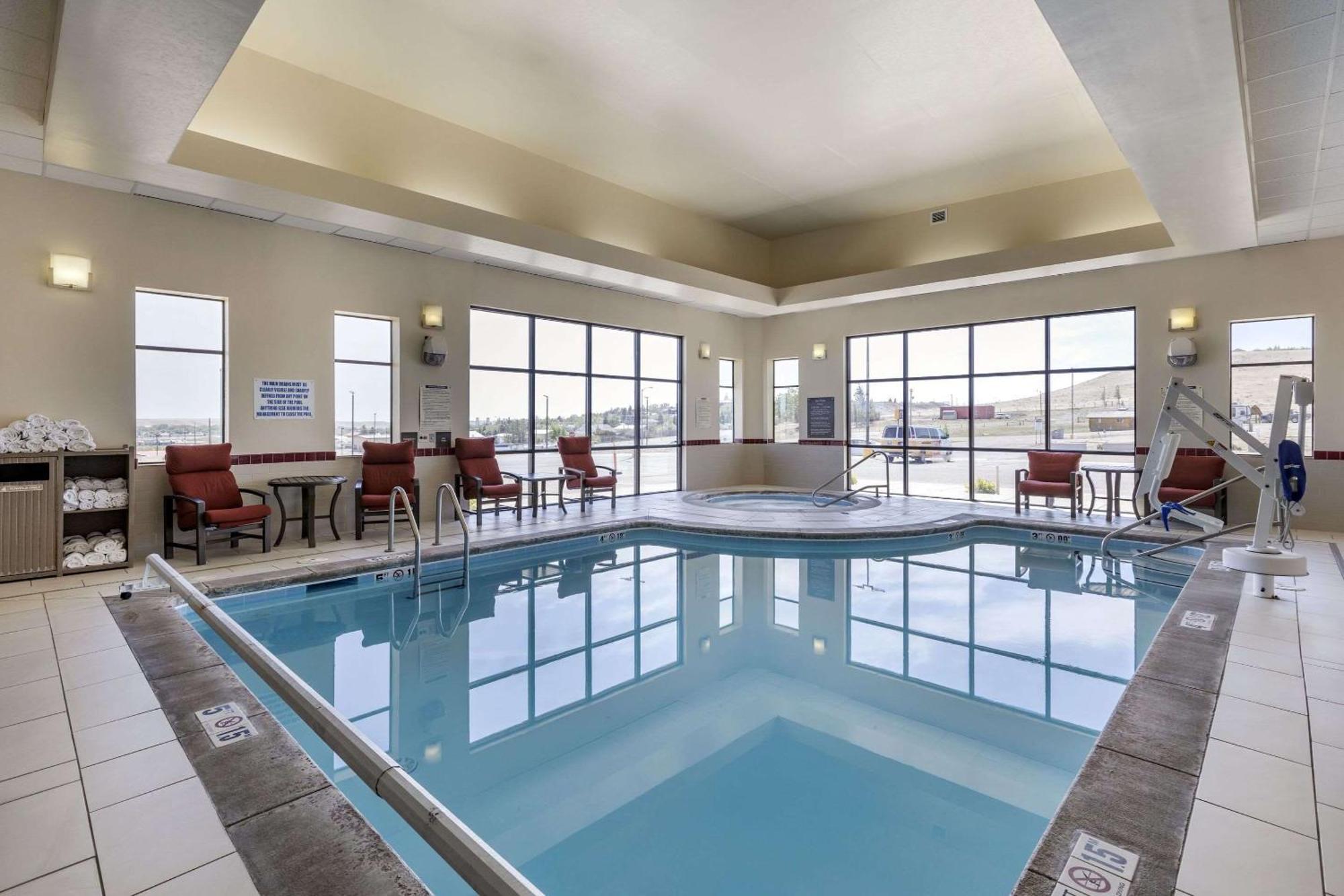 Comfort Suites Helena Airport Exterior foto